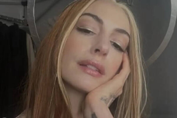 Quote of the day by Anne Hathaway: ‘I gave up my struggle with perfection long time ago……Be happy. Be yourself, the day is about a lot more’ |