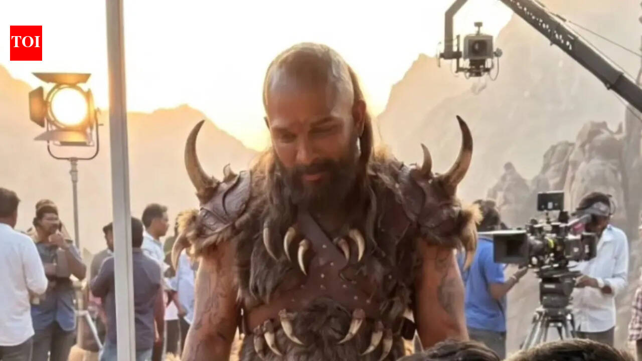 Allu Arjun's 'Raaka' look from Atlee's film goes viral; fans blown away by AI pics |