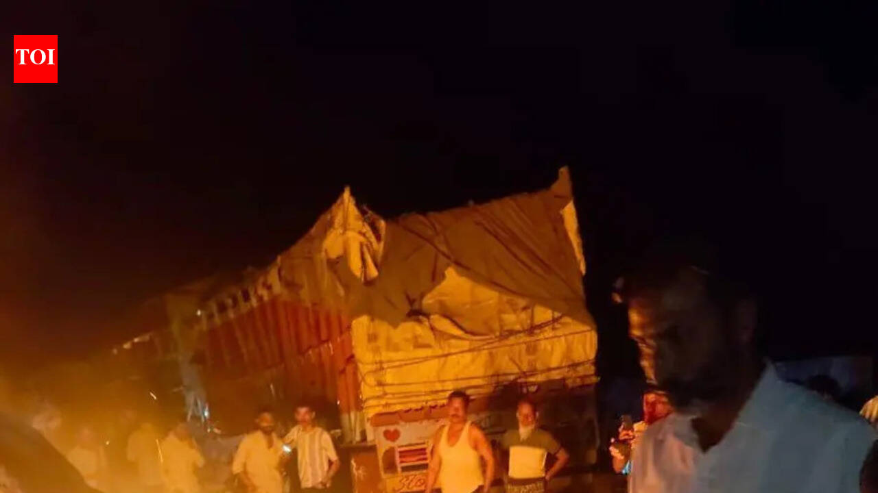 11 killed in collision involving multiple vehicles in Mirzapur | Lucknow News