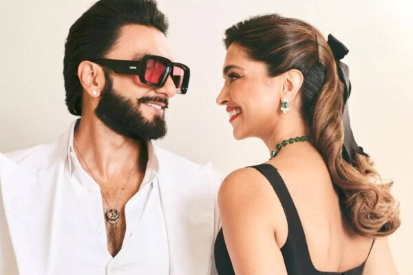 Deepika Padukone and Ranveer Singh's throwback 'Nashe Si Chadh Gayi' dance clip goes viral after second pregnancy announcement | Hindi Movie News