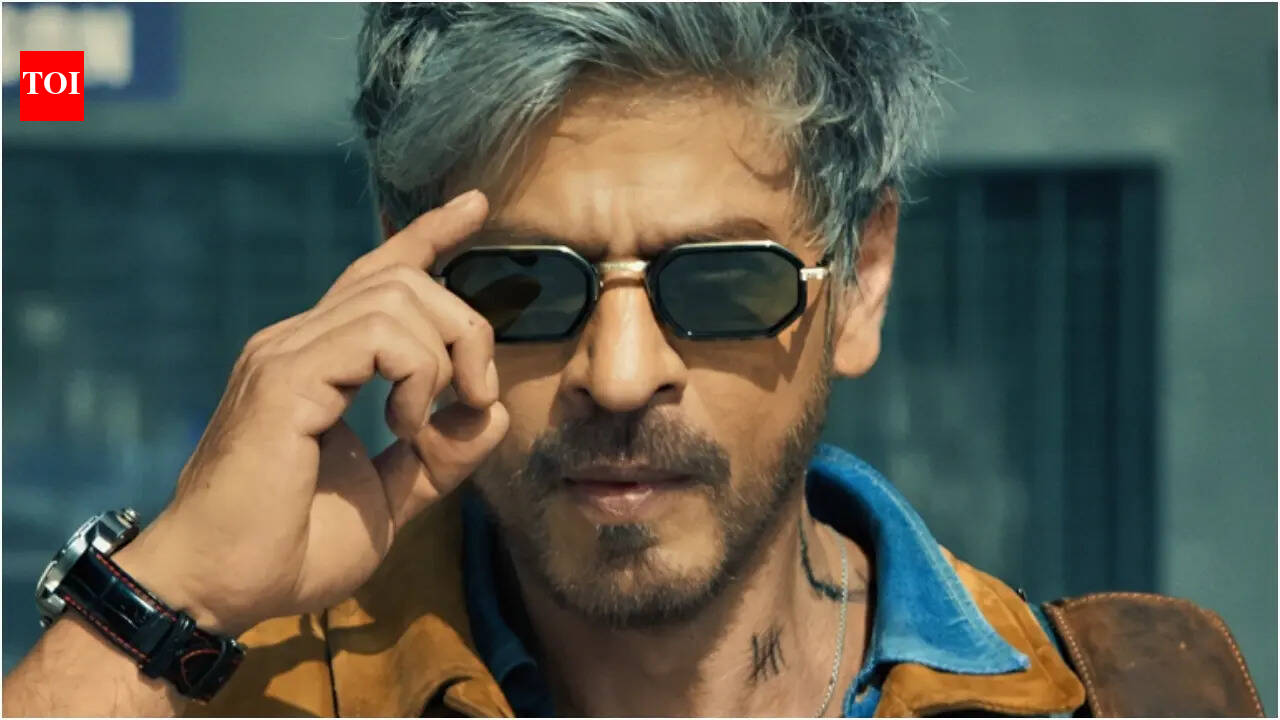 ‘King’: Shah Rukh Khan and Siddharth Anand jet off to South Africa for climax shoot - Reports | Hindi Movie News