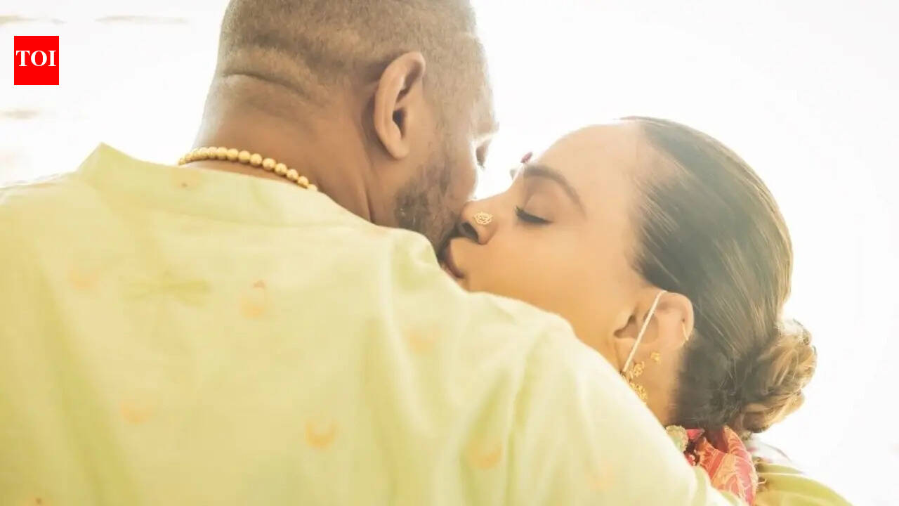 Casting director Shanoo Sharma ties the knot, keeps her husband's identity under wraps; Ranveer Singh, Arjun Kapoor, Parineeti Chopra react | Hindi Movie News