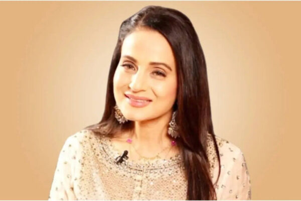 Ameesha Patel: ‘Ye to Tara Singh ki amanat hai’: Ameesha Patel recalls how a crowd stopped Bobby Deol from hugging her during ‘Humraaz’ shoot | Hindi Movie News