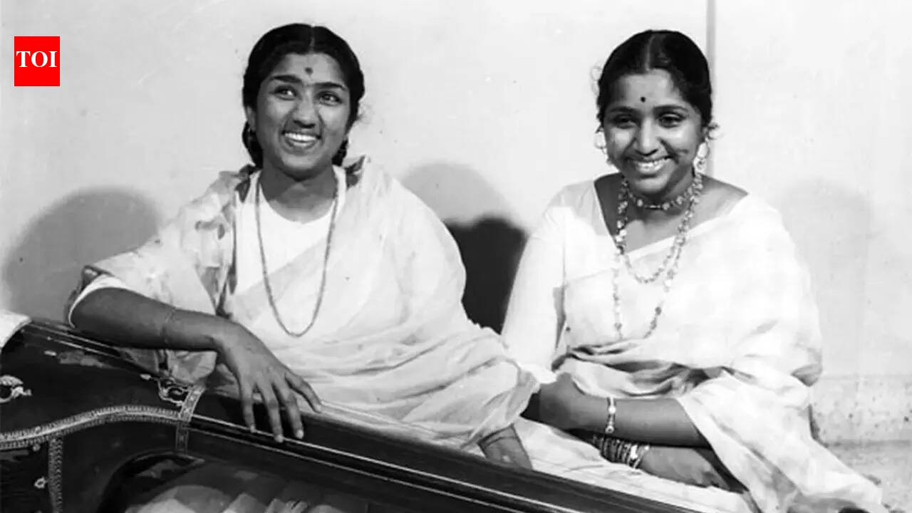 When Asha Bhosle slammed criticism of Lata Mangeshkar and she having 'monopoly' in Bollywood: 'Dilip Kumar has been working for 50-60 years' |