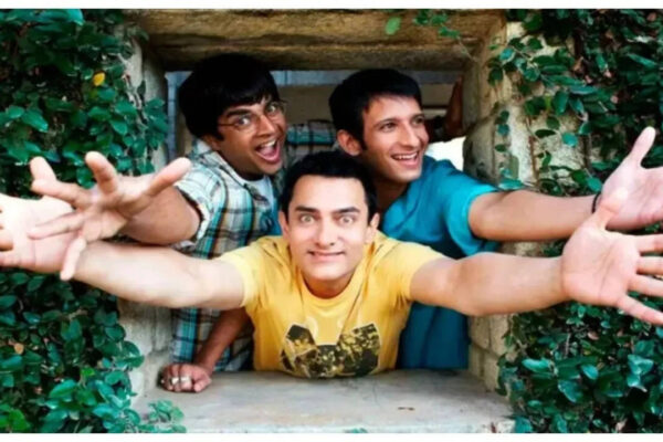 3 Idiots 2: Aamir Khan CONFIRMS '3 Idiots' sequel in the works with Rajkumar Hirani; teases 'same humour with an unusual story'﻿ |