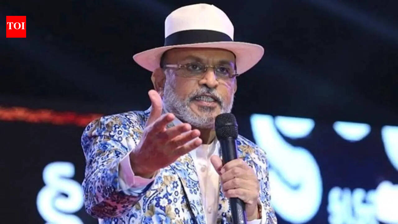 Annu Kapoor recalls actor ‘losing control’ during intimate scene; actress locked herself in room for two days: 'Some take advantage' | Hindi Movie News