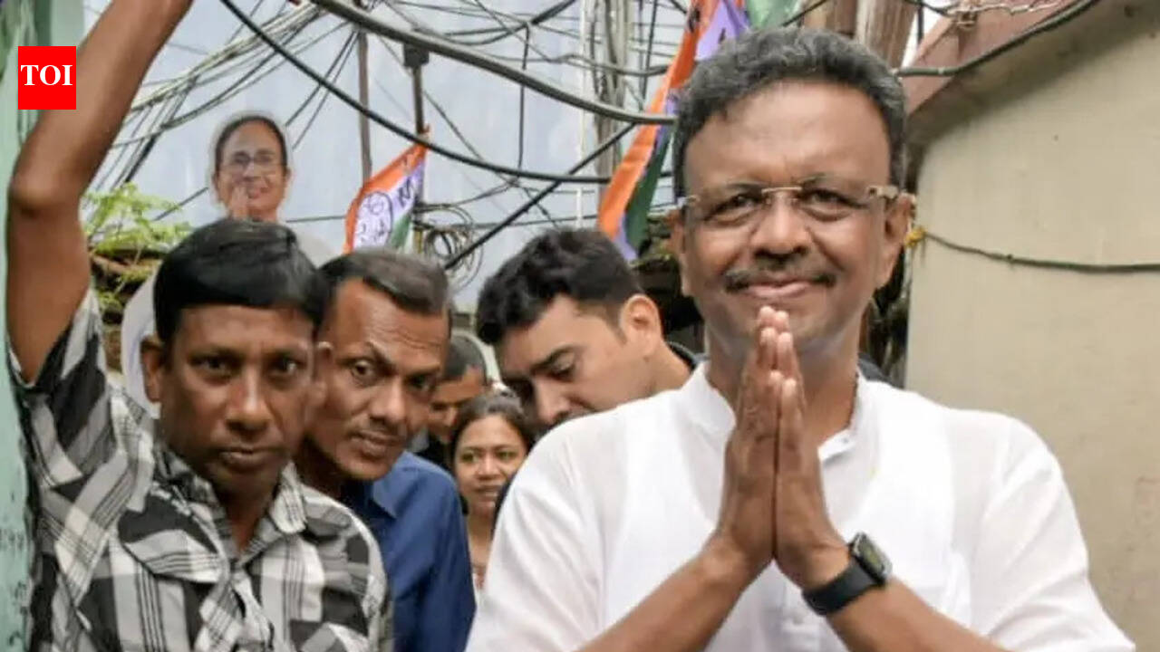 Bengal polls: CAPF visits Kolkata mayor and TMC candidate Firhad Hakim's house at midnight | Kolkata News