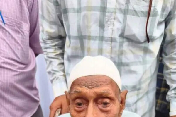 VIP treatment for 104-year-old who fought SIR & won | Kolkata News