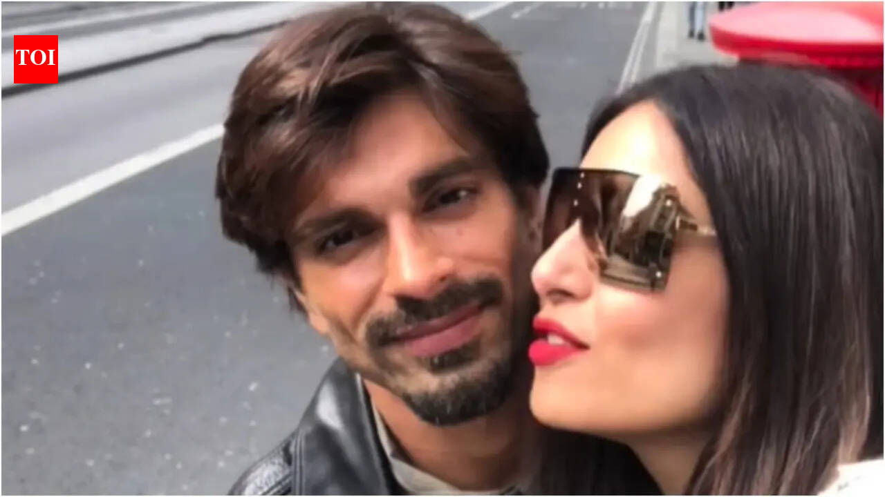 Bipasha Basu and Karan Singh Grover celebrate 10th marriage anniversary; KSG drops a post calling her his 'heartbeat, angel' | Hindi Movie News