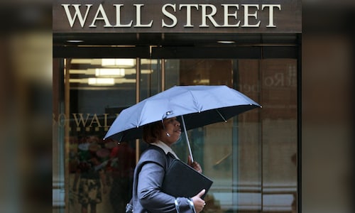 US stocks reverse losses, oil prices surge