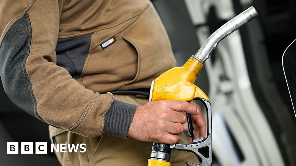 Oil prices fluctuate as status of US-Iran peace talks remains unclear