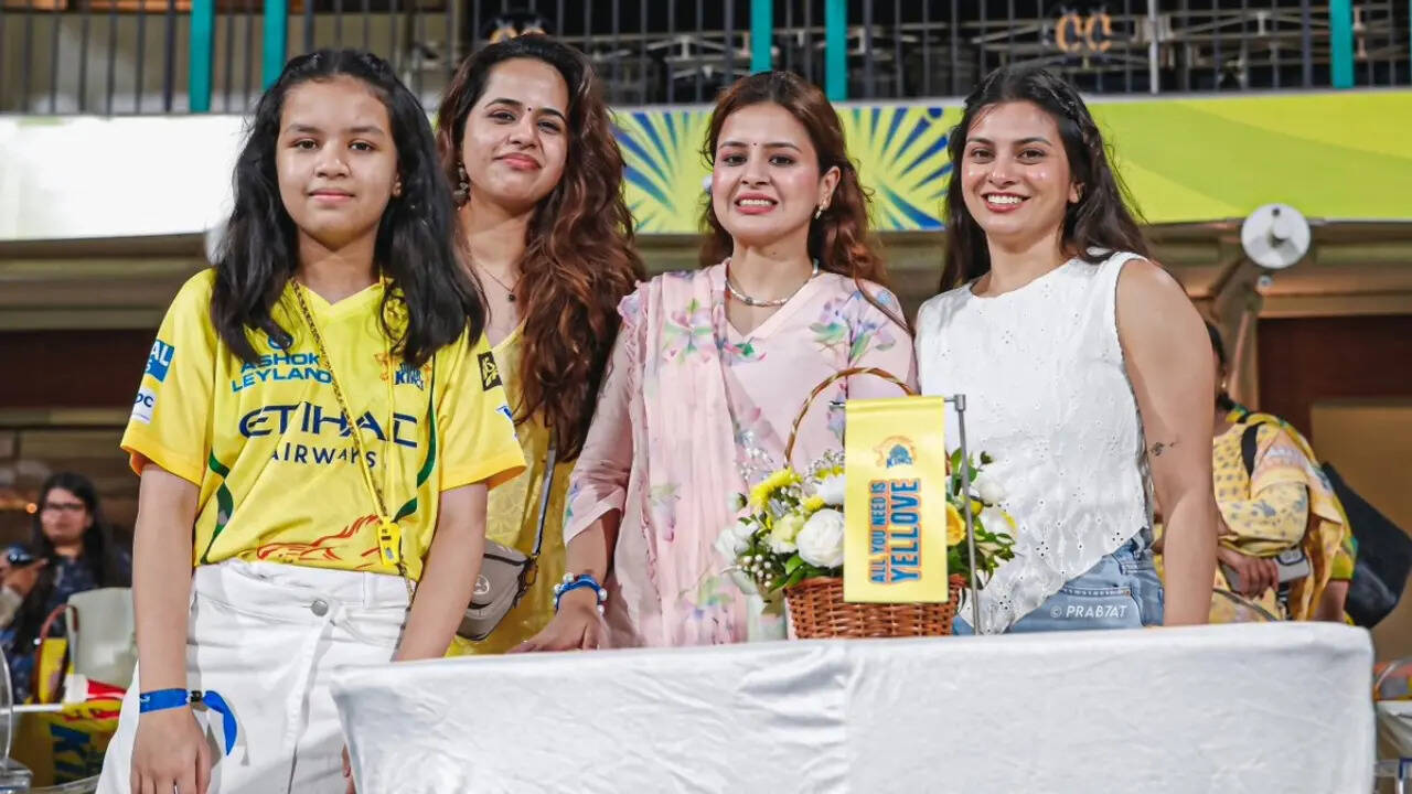 Sakshi Dhoni: CSK vs KKR: Stunning Sakshi Dhoni steals the spotlight in dreamy pink while CSK seals the win