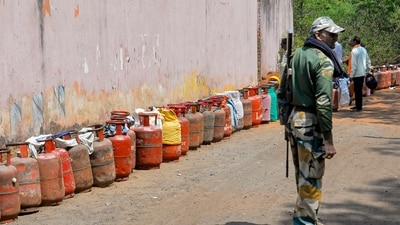 Commercial LPG gets costlier, price hiked by ₹195.5 amid global oil concerns| Business News