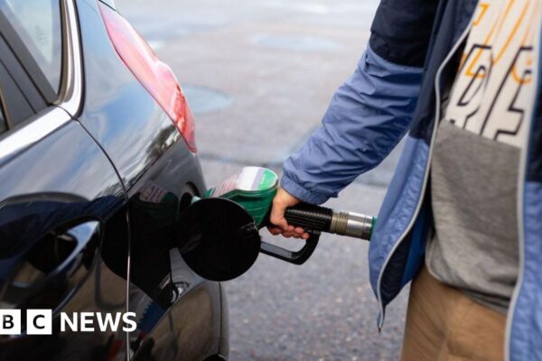 Oil price soars above $118 after reports of 'extended' Iran blockade