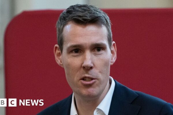 We can't abolish leasehold outright, housing minister says