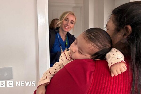 Health visitors call for limits on 'impossible' 1,000-family caseloads