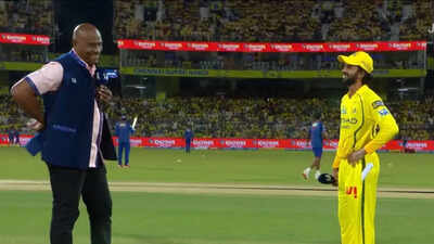 IPL: Chennai crowd forces Ian Bishop to say 'sorry' during CSK vs PBKS toss - Watch | Cricket News
