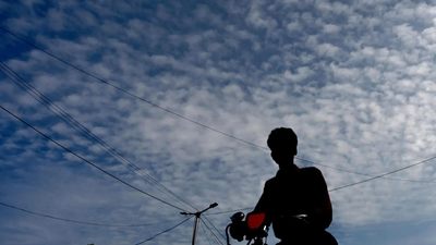 Delhi records coolest April day in 10 years | Delhi News