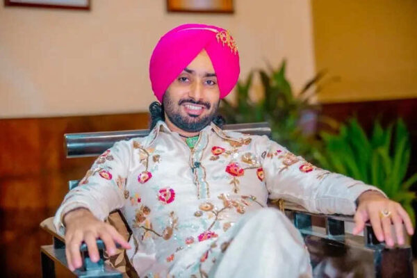 Satinder Sartaaj: The surprising story behind Satinder Sartaaj’s iconic Sufi look - credit goes to Yami Gautam’s father