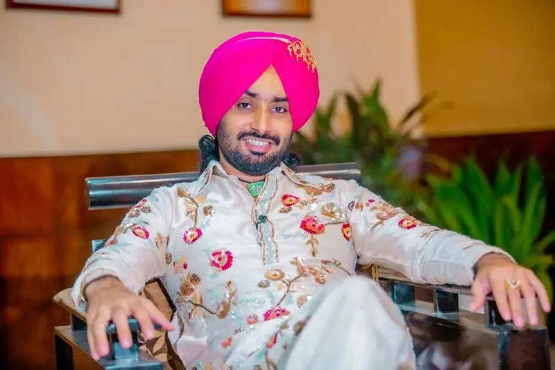 Satinder Sartaaj: The surprising story behind Satinder Sartaaj’s iconic Sufi look - credit goes to Yami Gautam’s father