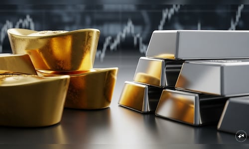 Gold steadies, silver slips as geopolitics, dollar strength shape bullion outlook