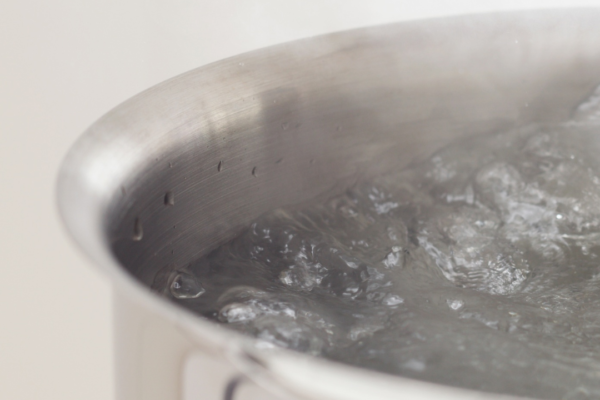 7 things you should never clean with hot water