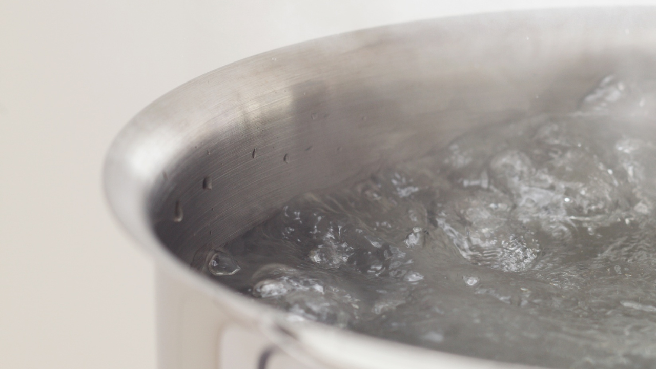 7 things you should never clean with hot water