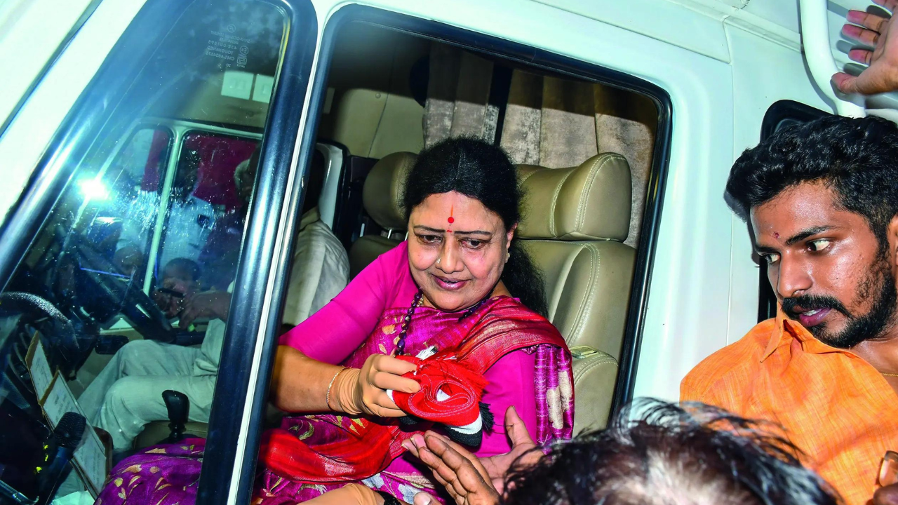 Tamil Nadu polls: Sasikala takes front seat, invokes Jaya's name & style | India News