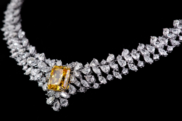 Which one actually makes you look richer?