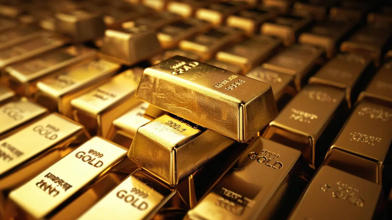 Gold, Silver Rate Today Live Updates: MCX Gold, MCX Silver prices rise as oil drops, Trump extends US-Iran ceasefire