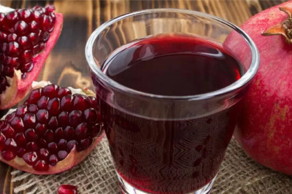 ​5 red fruits to help control blood pressure​