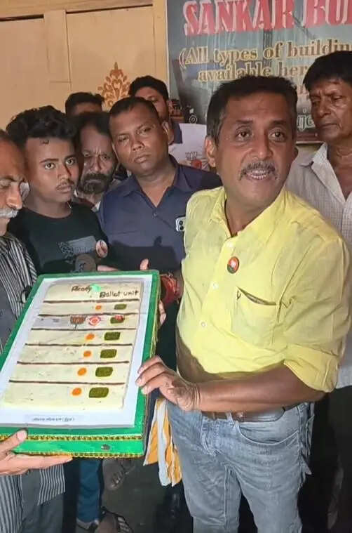From 25kg fish to plastic EVM, candidates bring out all props and pull out all stops on last day of campaign | India News