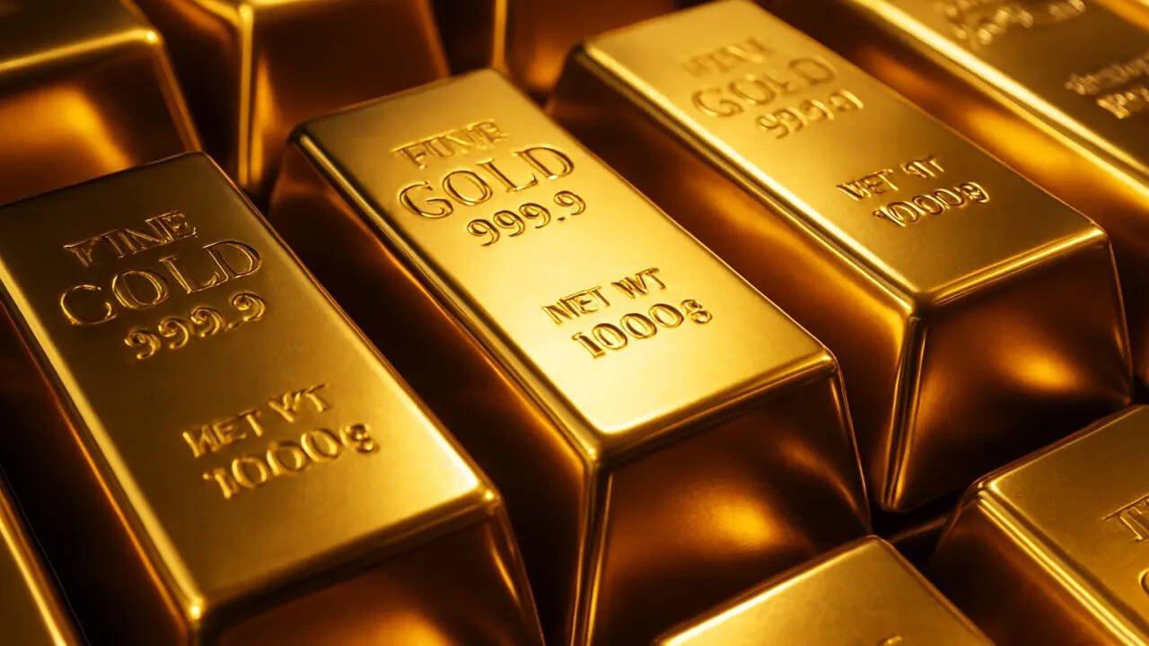 Gold, Silver Rate Today Live Updates: Gold prices hold steady; all eyes on US Federal Reserve meet