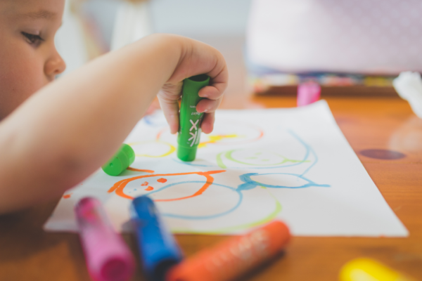 ​6 benefits of drawing for child brain development, according to research