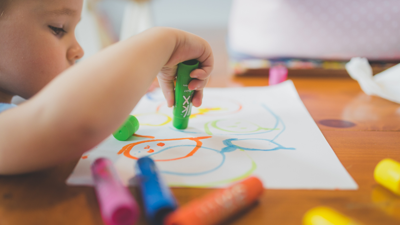 ​6 benefits of drawing for child brain development, according to research