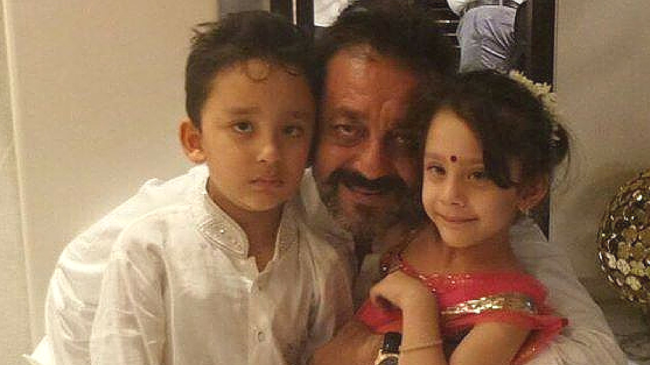 6 celebrities with twins and how parenting them is different