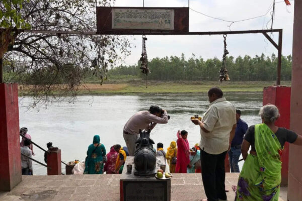 A kund in Uttar Pradesh where fruits float and Lord Shiva’s favourite ‘Bel leaves’ sink; mystery or science?