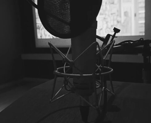 Mrunal Thakur wraps dubbing for Varun Dhawan starrer 'Hai Jawani Toh Ishq Hona Hai': 'It's a dub wrap on HJTIHH' | Hindi Movie News