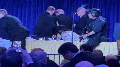 US gunman sent anti-govt writings to family minutes before shooting