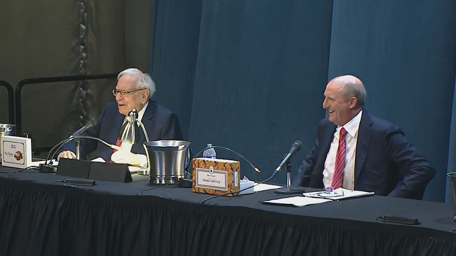 Berkshire Hathaway returns to airlines with $2.6 billion stake in Delta Air Lines