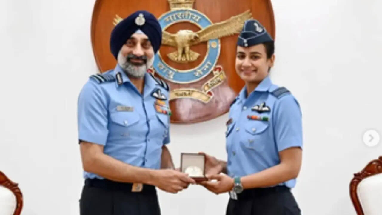 Squadron leader Saanya becomes 1st woman officer to earn coveted Cat-A QFI