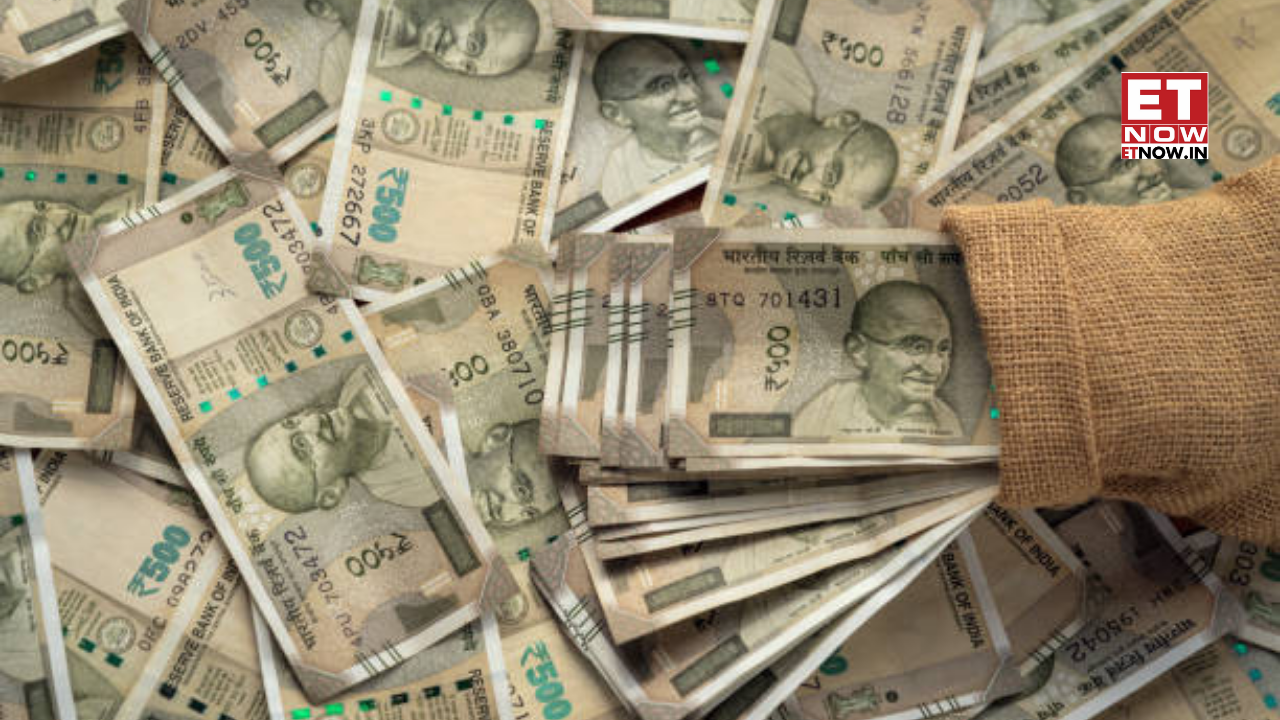 Rupee At Fresh Record Low: Breaches 96 mark against US Dollar, falls nearly 7% so far this year