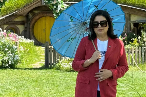 Farah Khan reveals her grandfather Aman Gul Pathan once owned the entire Khar-Danda property: 'We became paupers' | Hindi Movie News