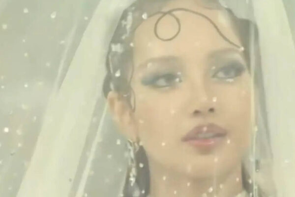 Met Gala 2026: BLACKPINK Lisa stuns with a white, tented dress and 3D arms, embodying ‘Fashion is art’ |