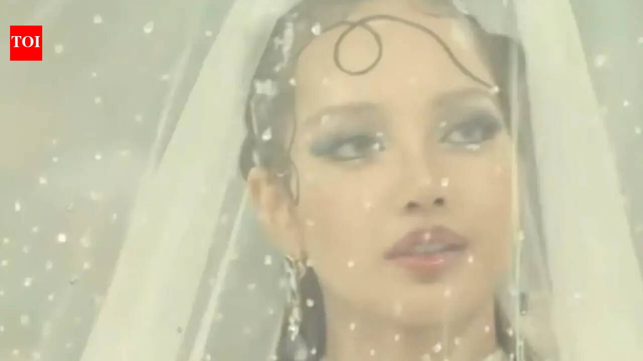 Met Gala 2026: BLACKPINK Lisa stuns with a white, tented dress and 3D arms, embodying ‘Fashion is art’ |