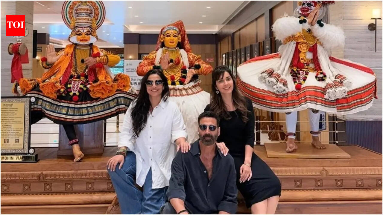 Akshay Kumar wraps Kerala schedule of Anees Bazmee film, shares pic with Vidya Balan and Raashii Khanna |