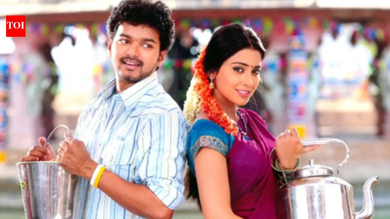 Shriya Saran REVEALS why fans love Thalapathy Vijay; 'Azhagiya Tamil Magan' actress shares an emotional story | Tamil Movie News