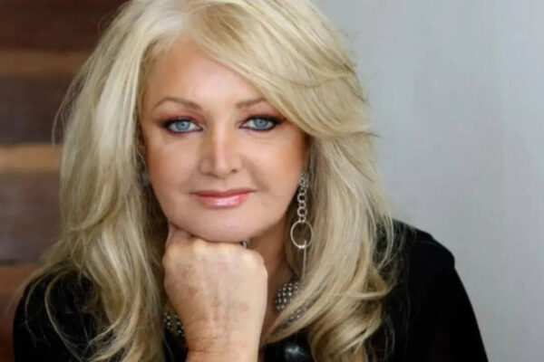 Bonnie Tyler Recovering After Emergency Surgery in Portugal |