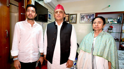 Akhilesh Yadav: 'Didi, you have not lost': Akhilesh Yadav meets Mamata, gives emotional support after TMC's Bengal rout | India News