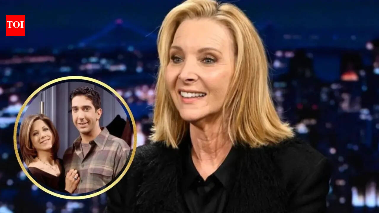'Friends' Lisa Kudrow Defends Ross Geller as 'Bad Boyfriend' in Viral Debate |